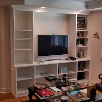 Entertainment Center w/crown molding