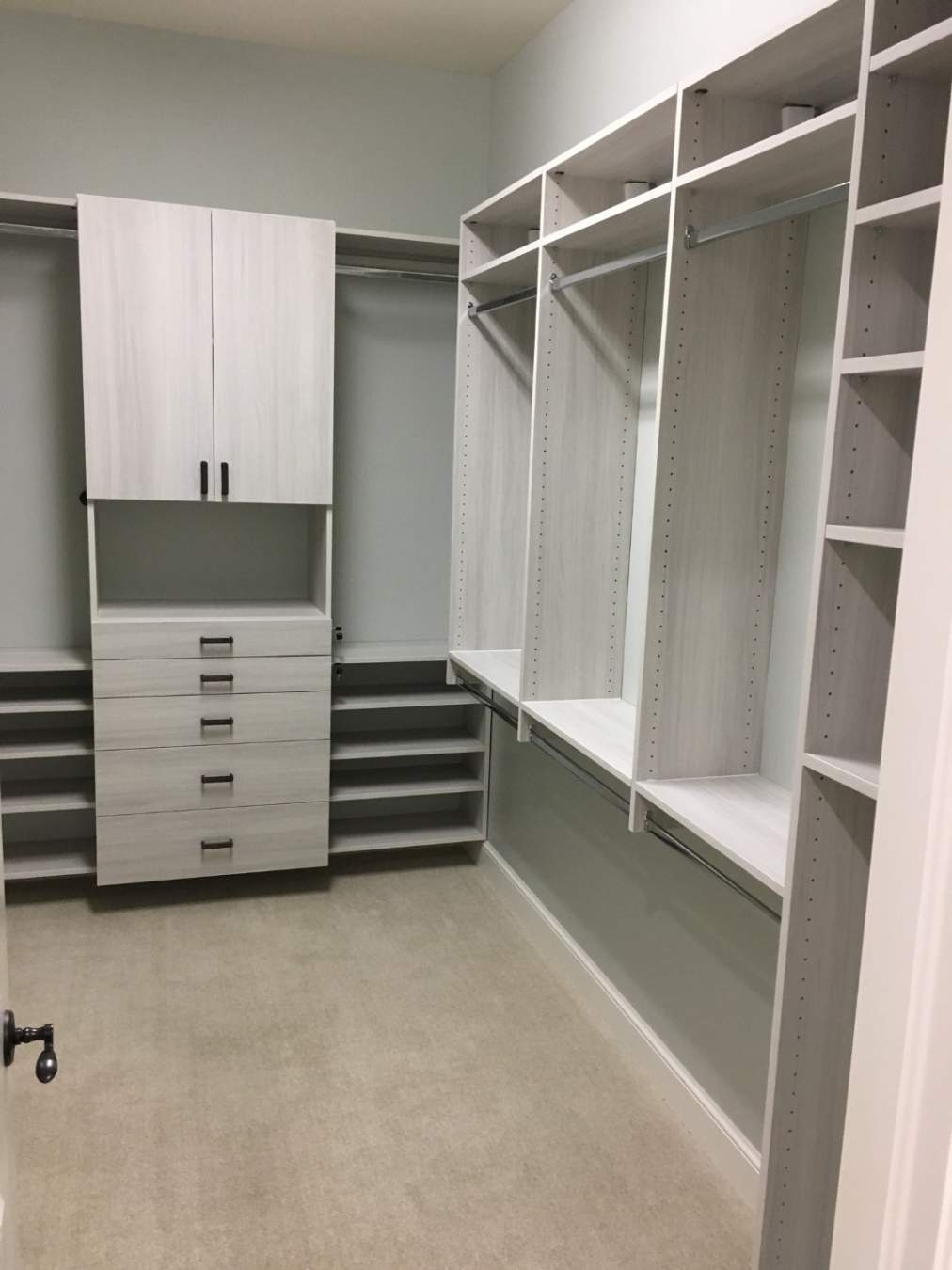 Custom wall hung closet-Moscotto